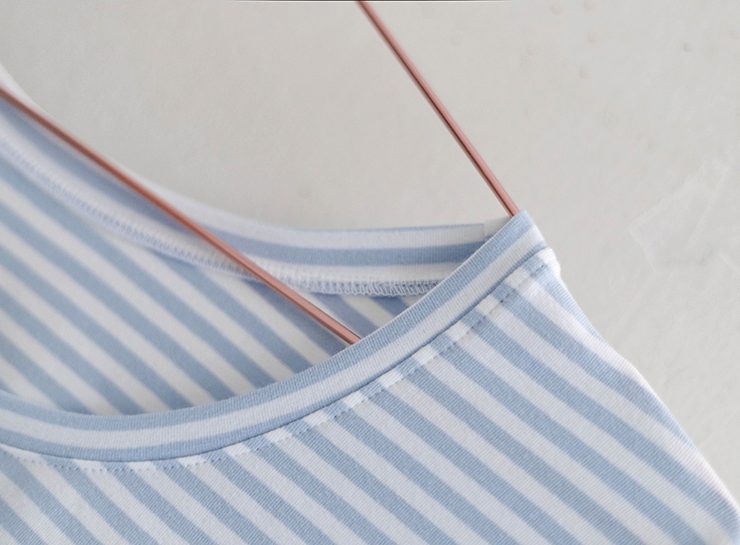 Schnittmuster Damen Langarmshirt #longswag auf Kleiderbügel