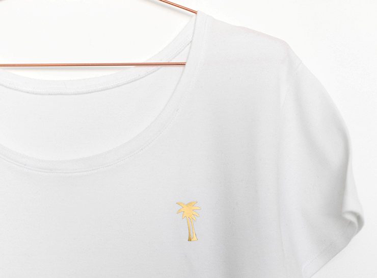 Schnittmuster Damen T-Shirt #swag auf Kleiderbügel